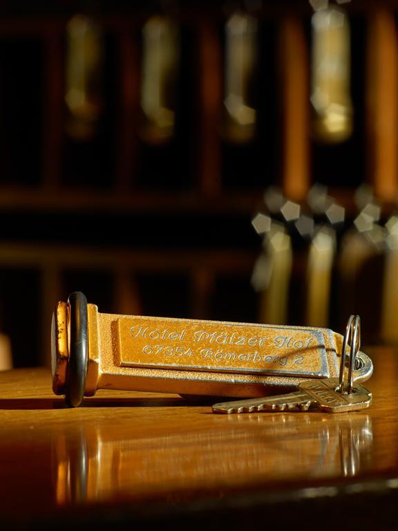 Hotel Loesch Pfaelzer Hof Romerberg Luaran gambar