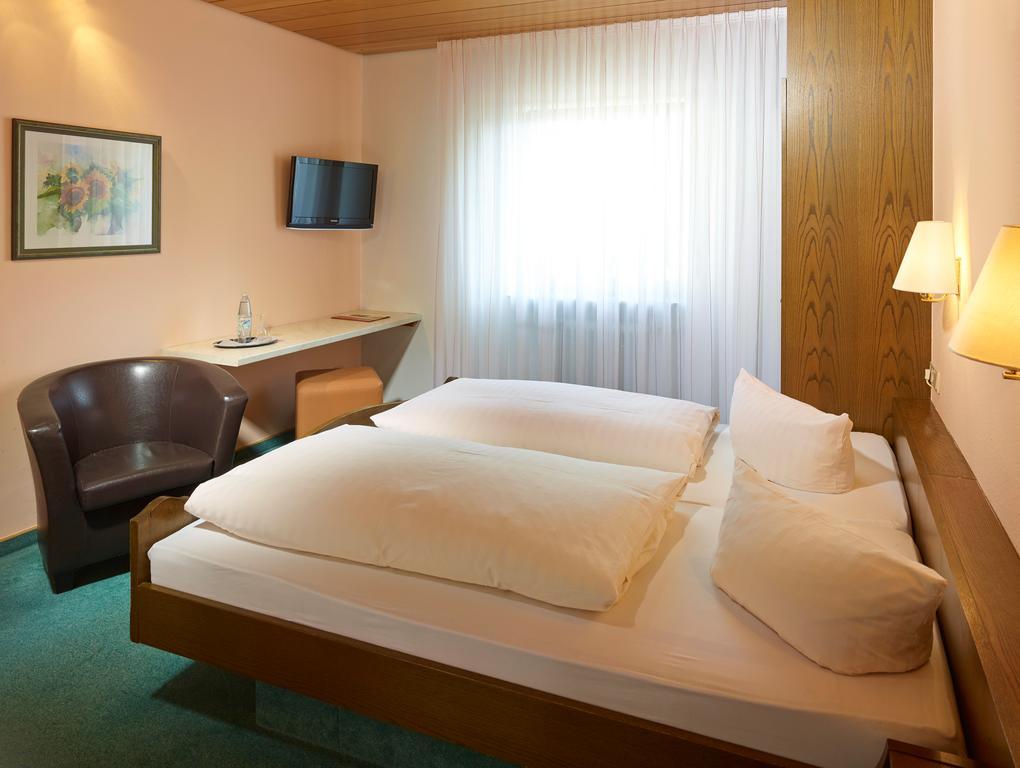 Hotel Loesch Pfaelzer Hof Romerberg Bilik gambar
